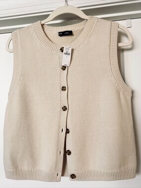 NWT GAP Ivory Button-Front Knit Vest - Women’s Small